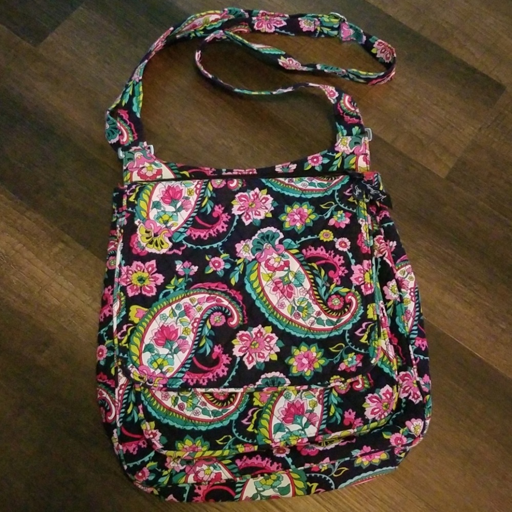 Vera Bradley Mailbag in Petal Paisley